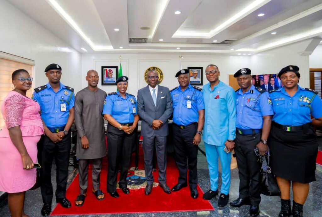 Dr Utchay Odims, H.e Babajide Sanwolu (Governor of lagos state) Aig Aisha Baju, comm of police Dantawaya and top force headquarters senior officers